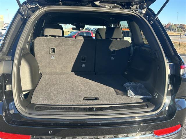 New 2025 Jeep Grand Cherokee Laredo image 9