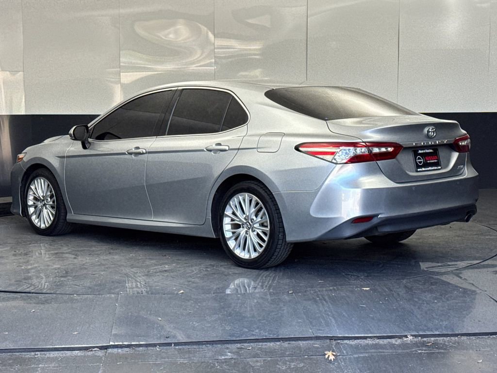 Used 2018 Toyota Camry XLE image 5