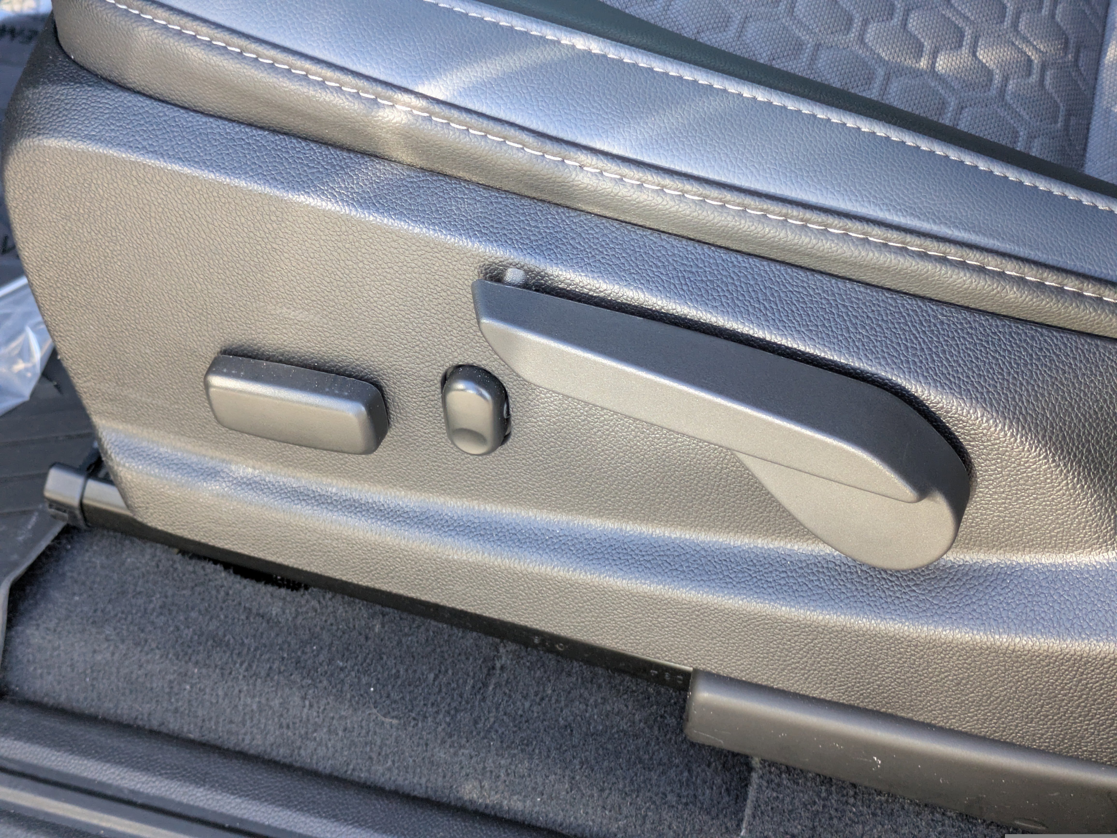 Used 2022 Chevrolet Colorado Z71 w/ Safety Package image 21