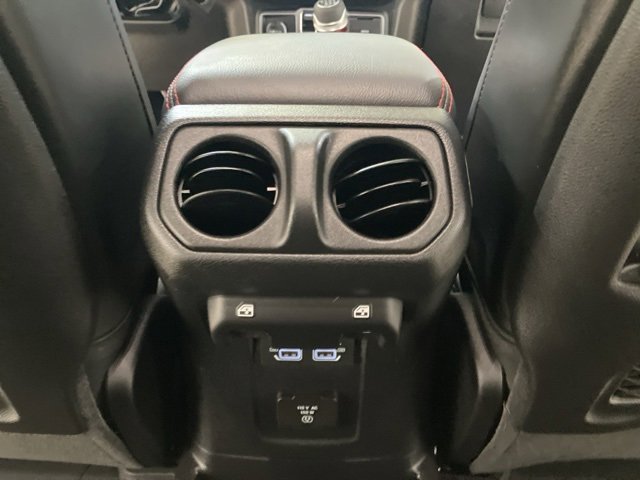 Used 2024 Jeep Wrangler Unlimited Rubicon w/ Technology Group image 28
