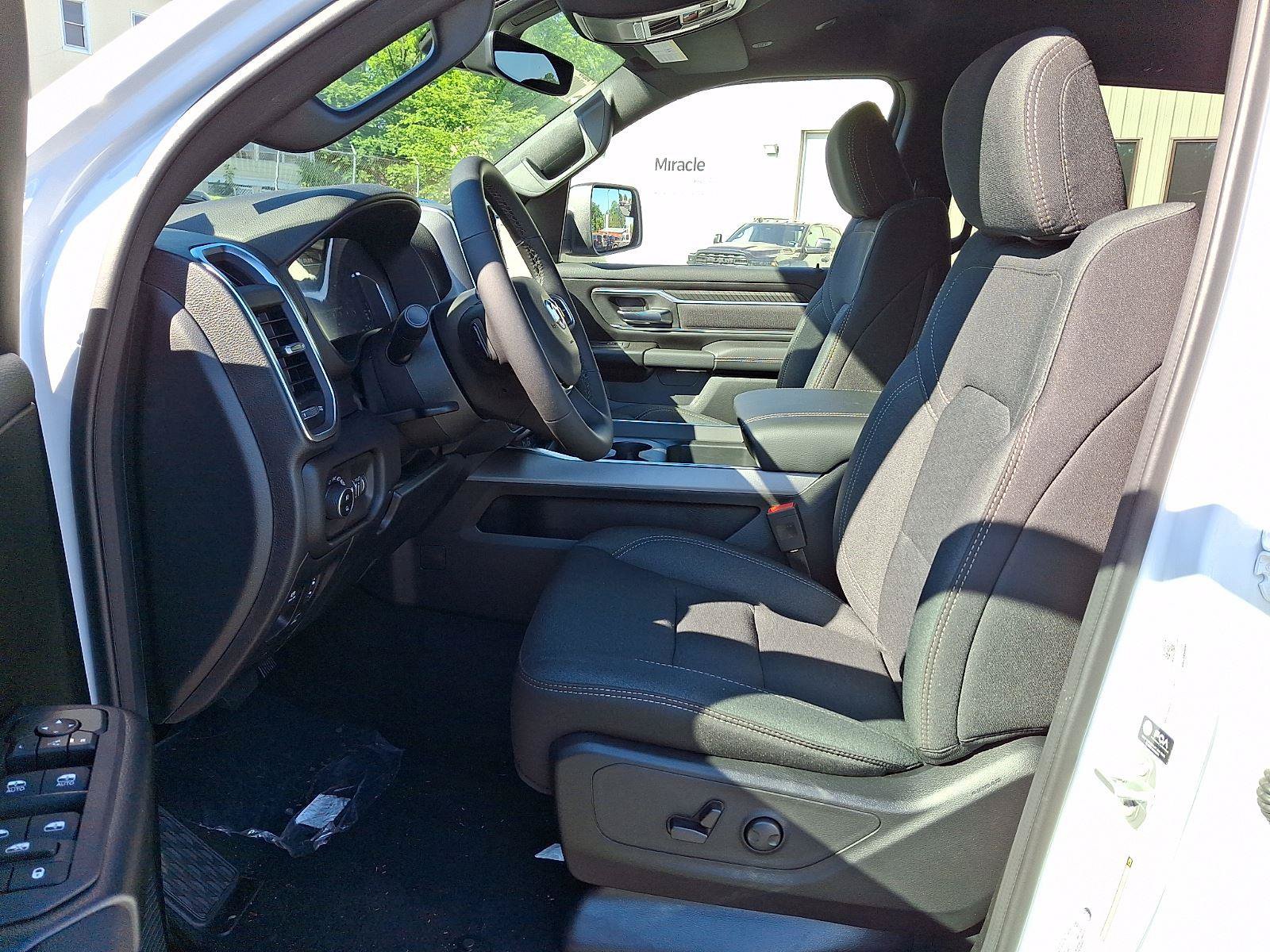 New 2026 RAM 1500 Big Horn AWD/4WD image 10