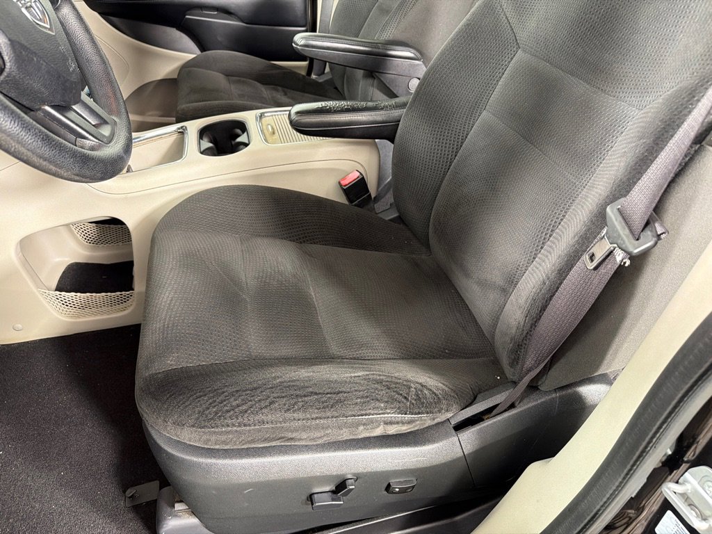 Used 2016 Dodge Grand Caravan SXT image 11