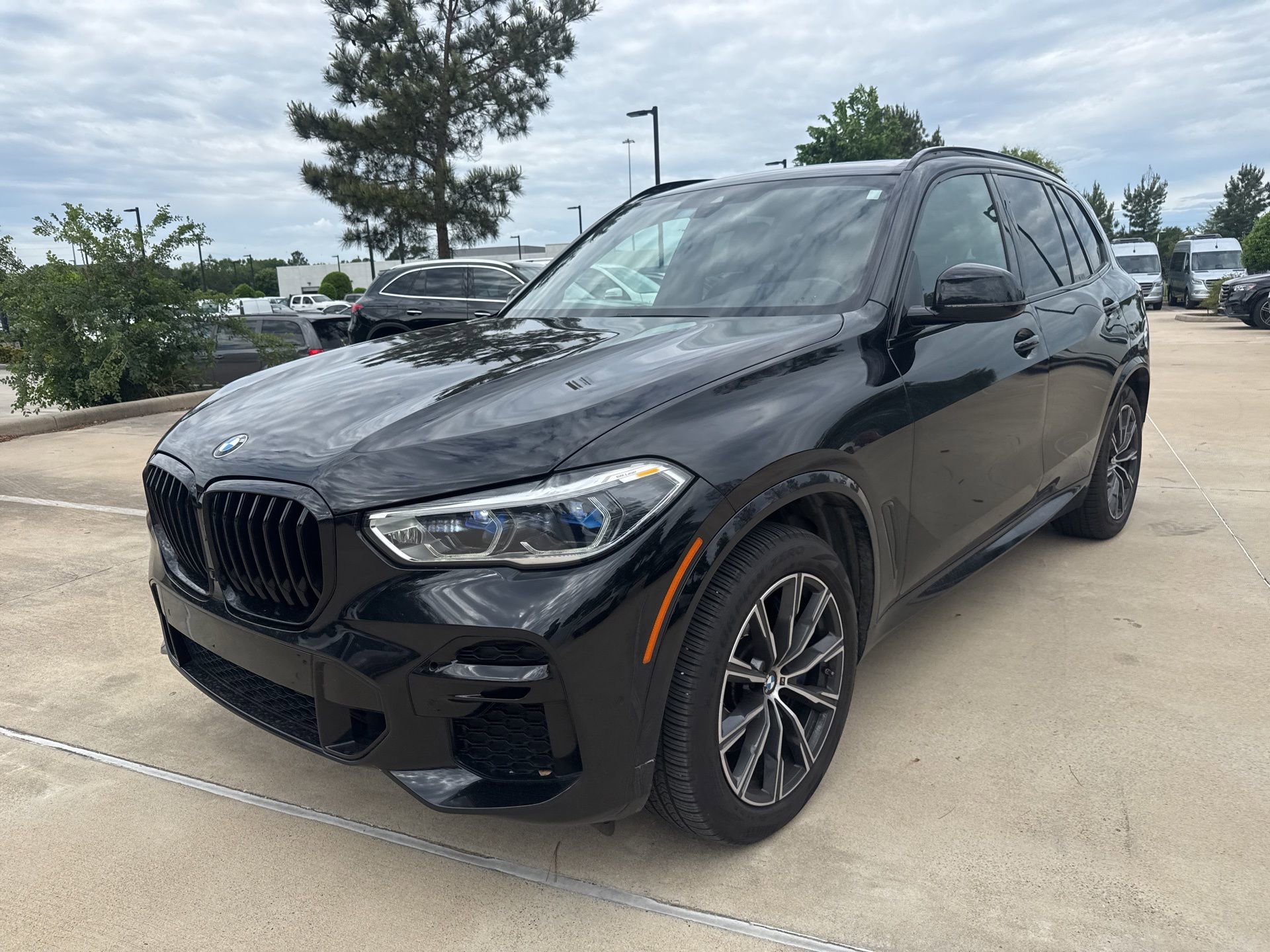 Used 2022 BMW X5 xDrive40i w/ M Sport Package image 8