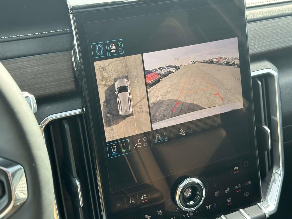 Certified 2024 GMC Acadia Denali image 32