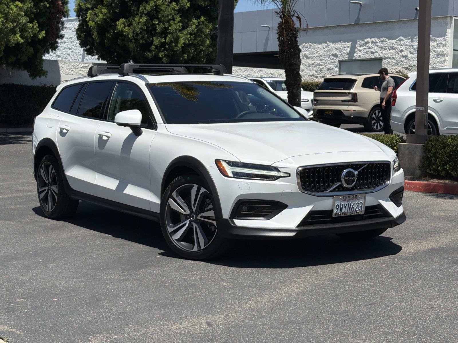 Used 2026 Volvo V60 B5 Cross Country Plus w/ Climate Package AWD/4WD image 1