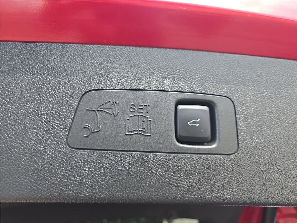Certified 2025 Lincoln Corsair Reserve FWD image 29