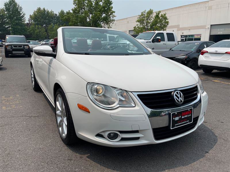 Used 2011 Volkswagen Eos Lux FWD image 4