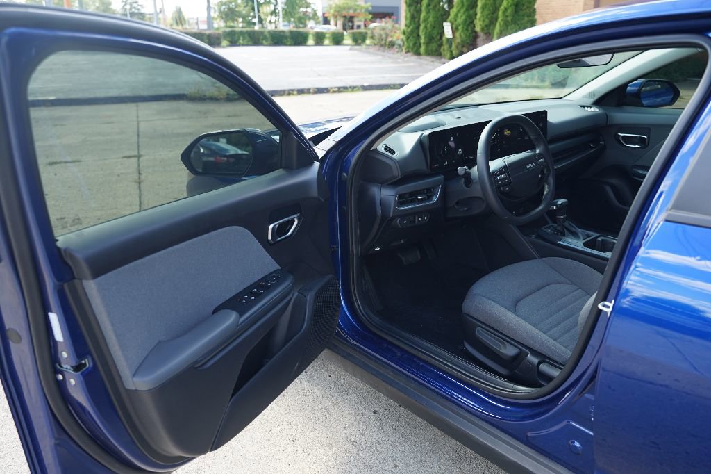 Used 2025 Kia K4 EX image 11