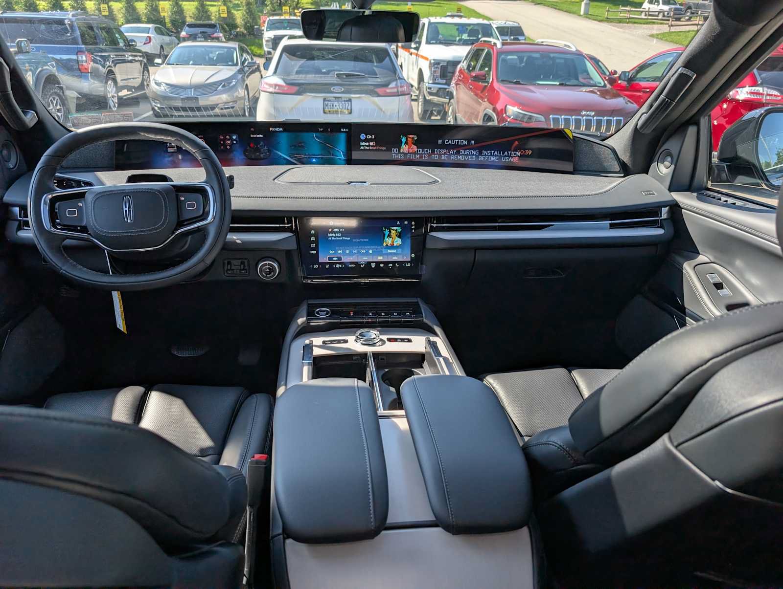 New 2027 Lincoln Navigator Reserve w/ Jet Appearance Package AWD/4WD image 12