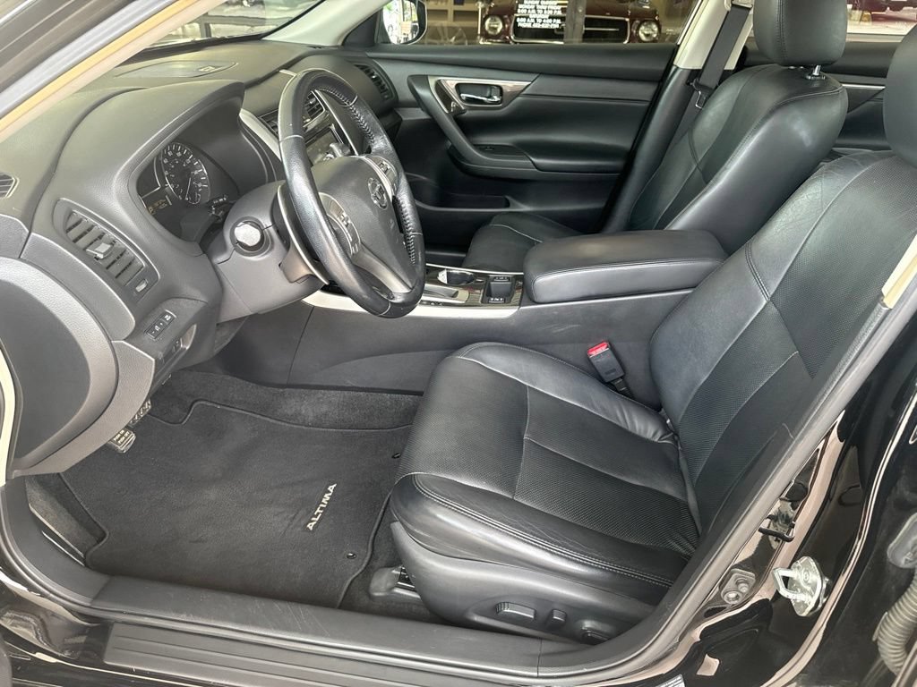 Used 2013 Nissan Altima 3.5 SL FWD image 8