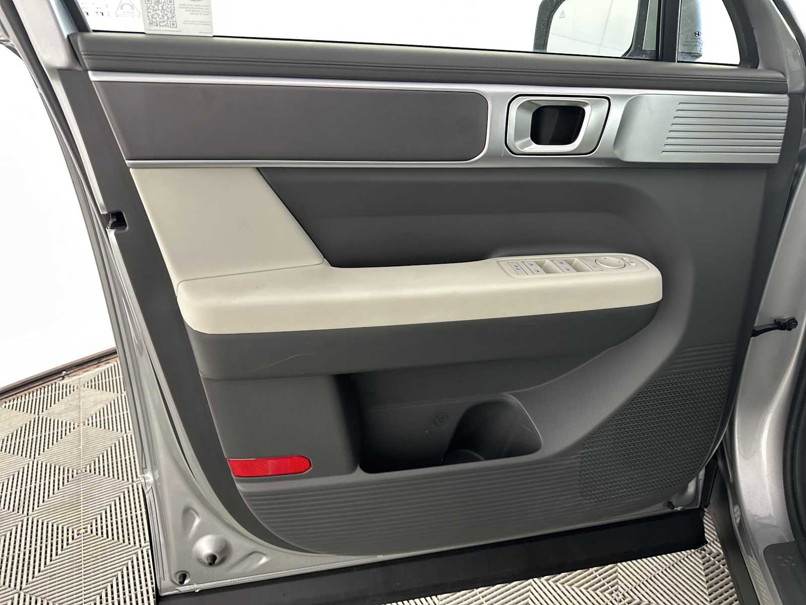 Certified 2025 Hyundai Santa Fe SE image 15