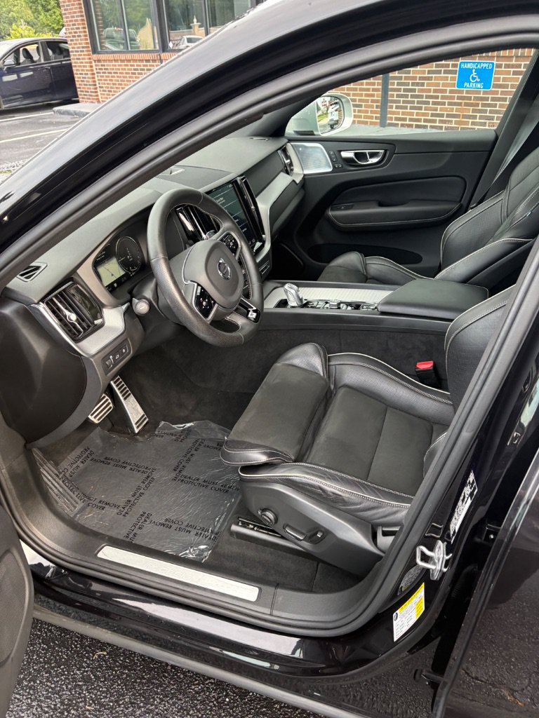 Used 2019 Volvo XC60 T8 R-Design w/ Protection Package Premier AWD/4WD image 20