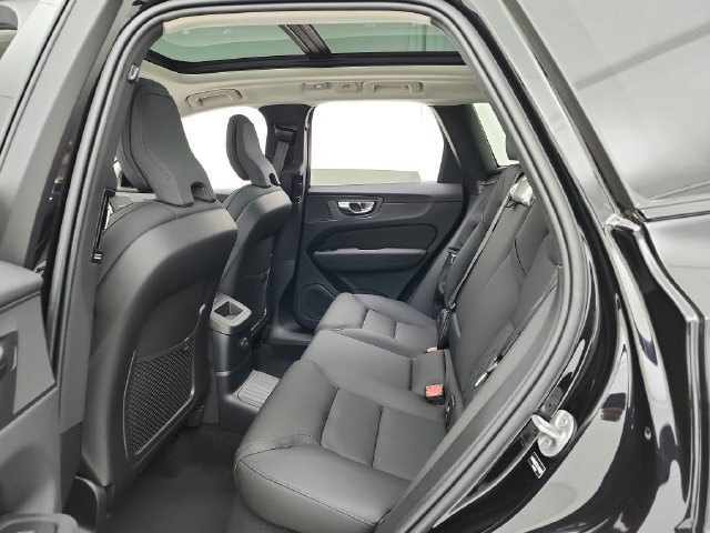 New 2026 Volvo XC60 T8 Plus w/ Climate Package AWD/4WD image 40