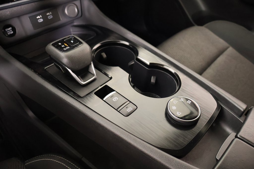 Used 2024 Nissan Rogue SV image 7