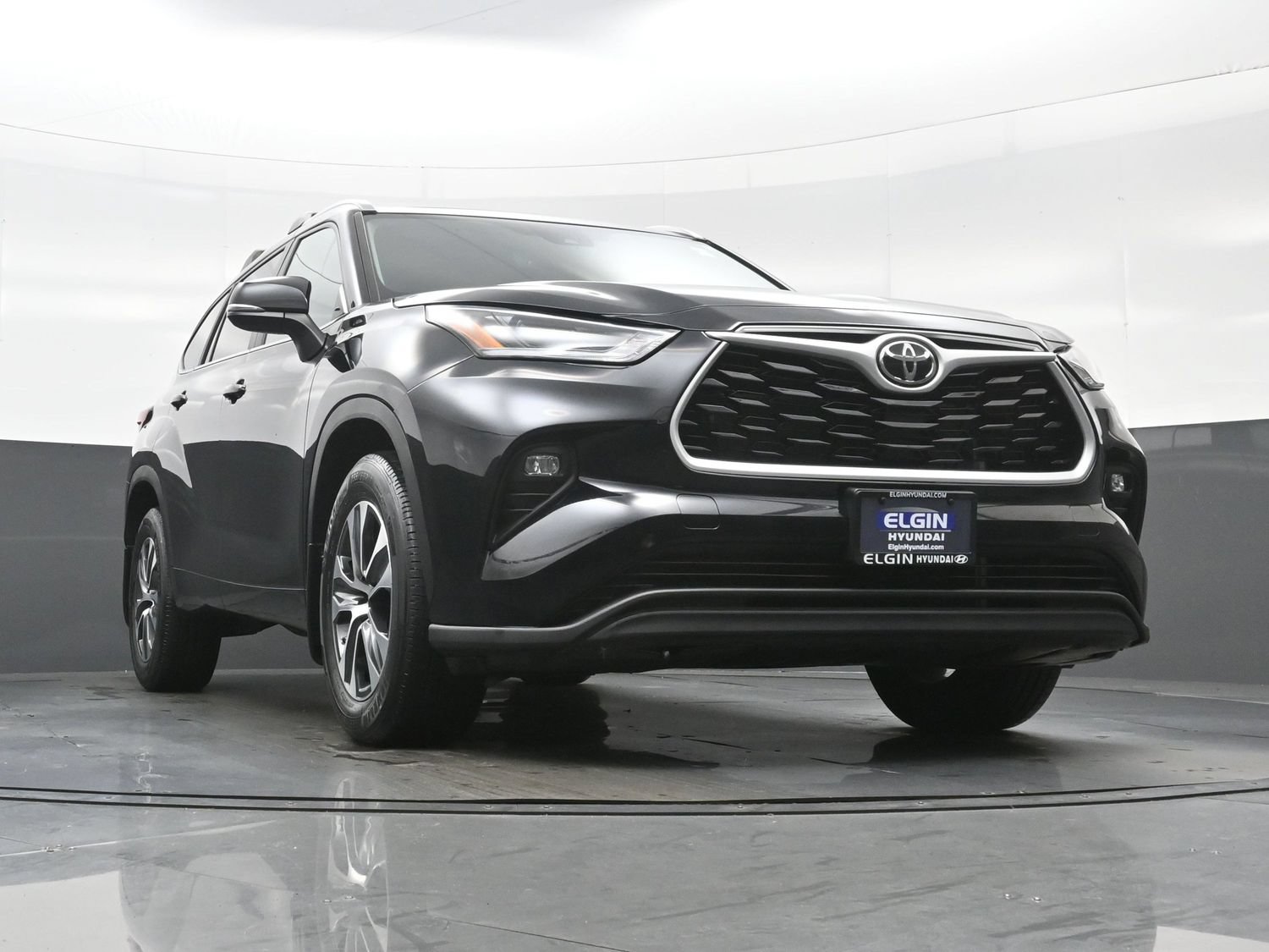 Used 2023 Toyota Highlander XLE AWD/4WD image 35