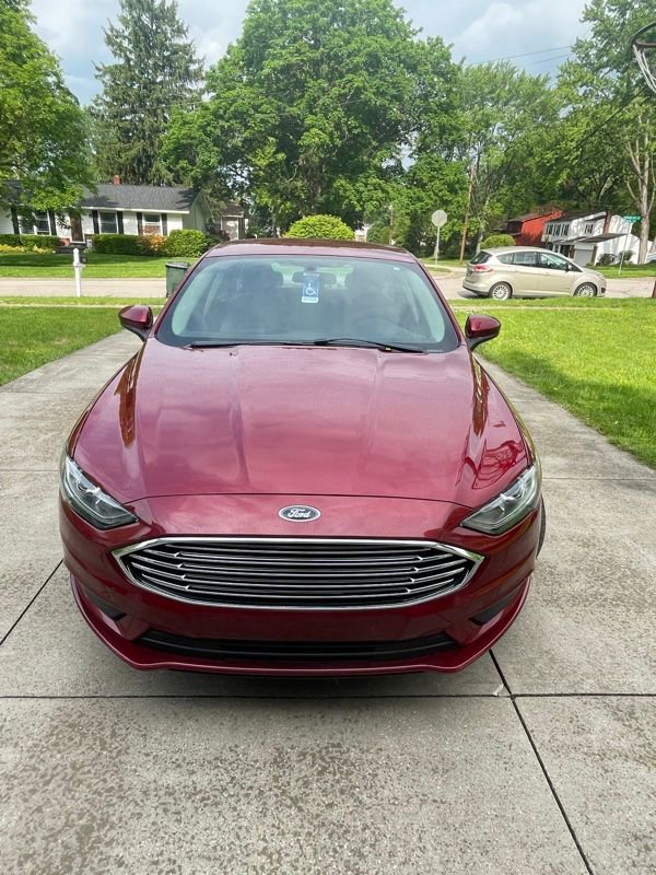 Used 2017 Ford Fusion SE w/ Fusion SE Technology Package FWD image 9