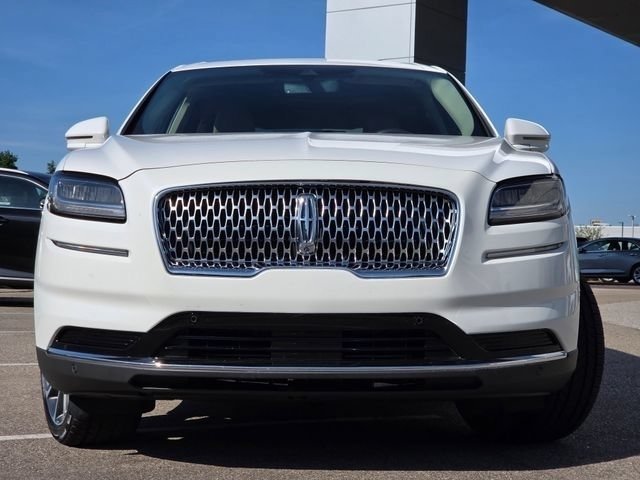 Used 2023 Lincoln Nautilus Reserve w/ Equipment Group 201A AWD/4WD image 3