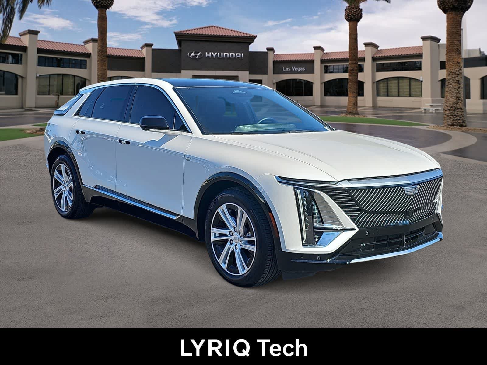Used 2024 Cadillac Lyriq Tech AWD/4WD image 2