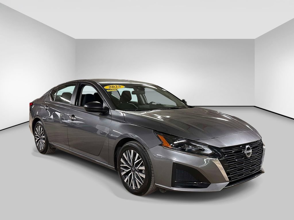 Used 2025 Nissan Altima 2.5 SV image 5