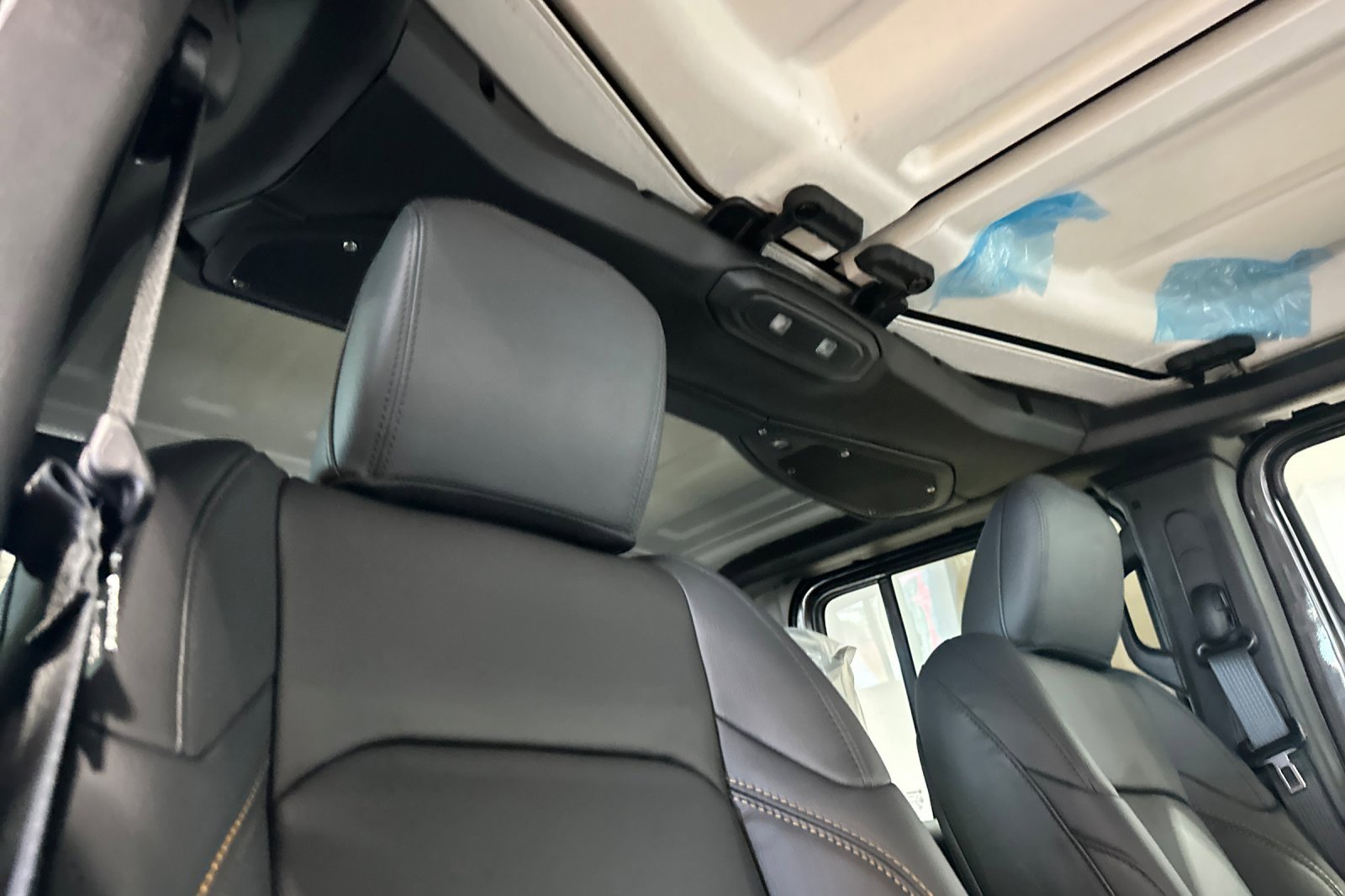 New 2025 Jeep Gladiator Sport image 17