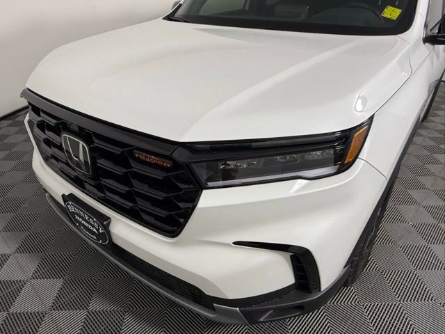 Used 2025 Honda Pilot TrailSport image 9