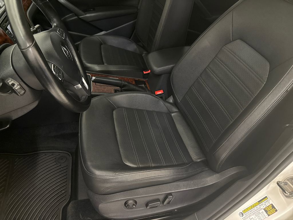 Used 2012 Volkswagen Passat 2.5 SEL image 18
