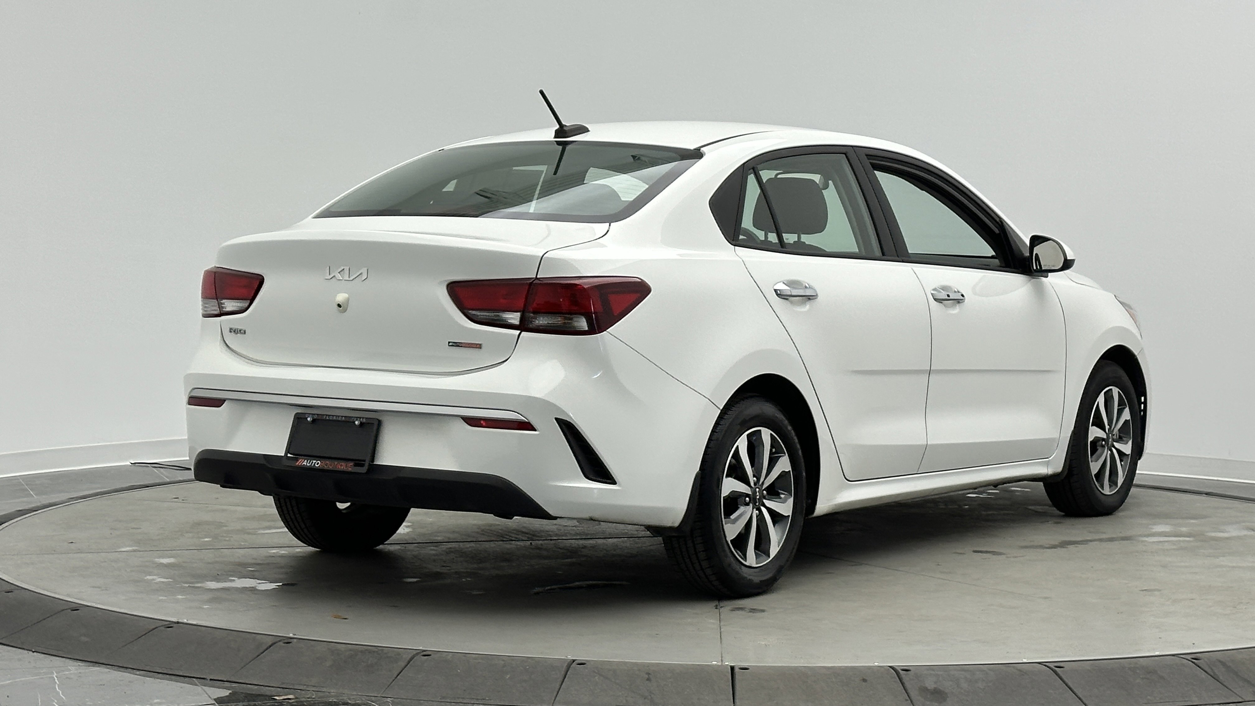 Used 2023 Kia Rio S w/ Technology Package image 7