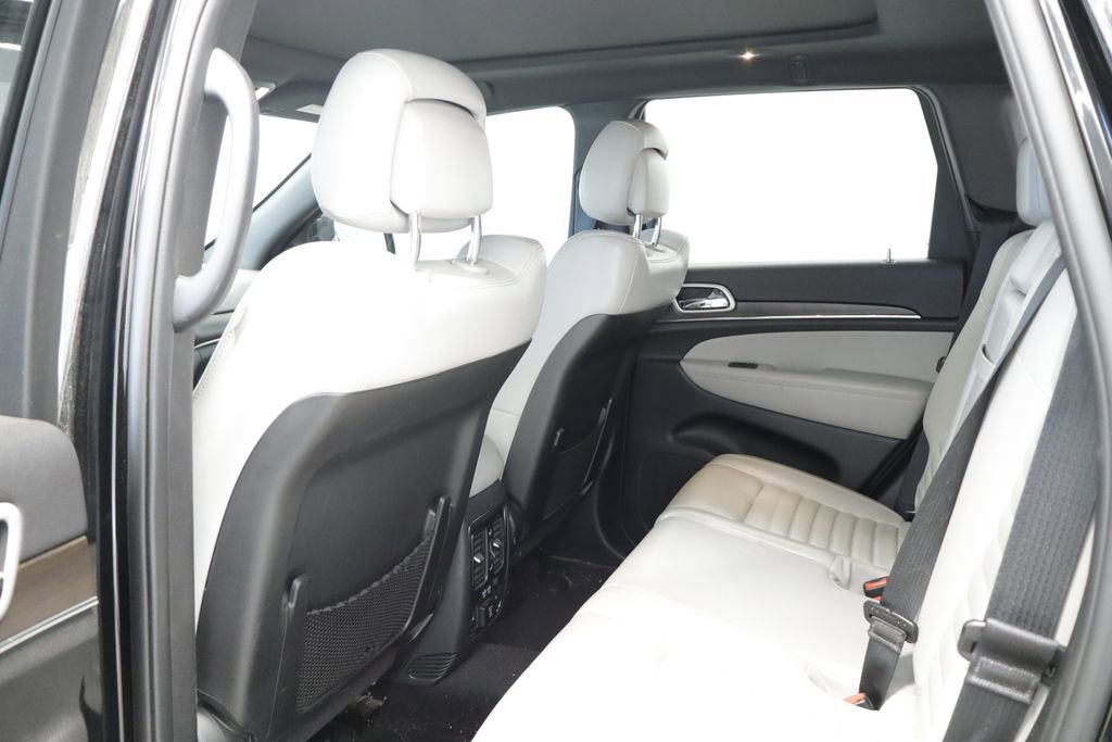 Used 2018 Jeep Grand Cherokee Limited AWD/4WD image 17