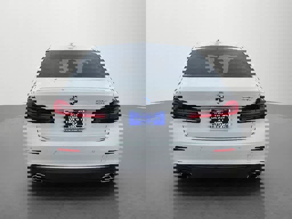 Used 2022 BMW 530e 530e w/ Premium Package image 5