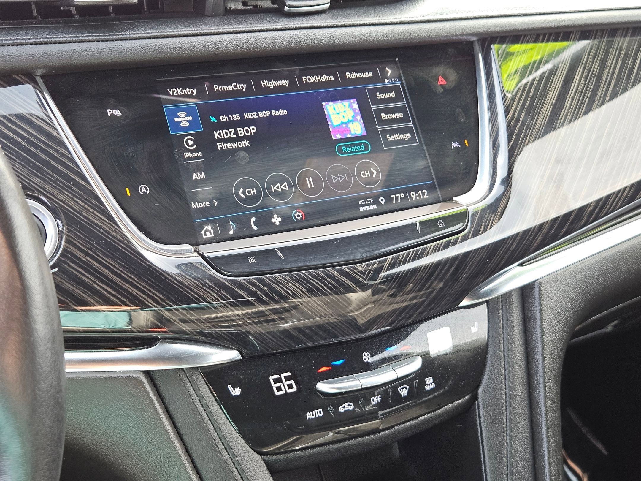 Used 2022 Cadillac XT6 Premium Luxury FWD image 18