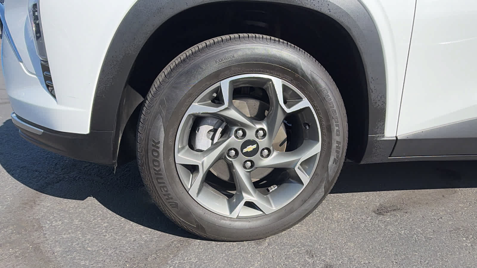 Used 2024 Chevrolet Trax LT FWD image 9