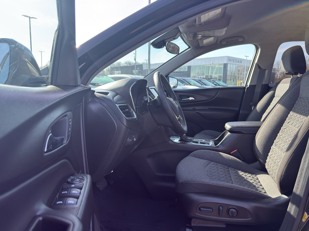 Used 2024 Chevrolet Equinox LT AWD/4WD image 11
