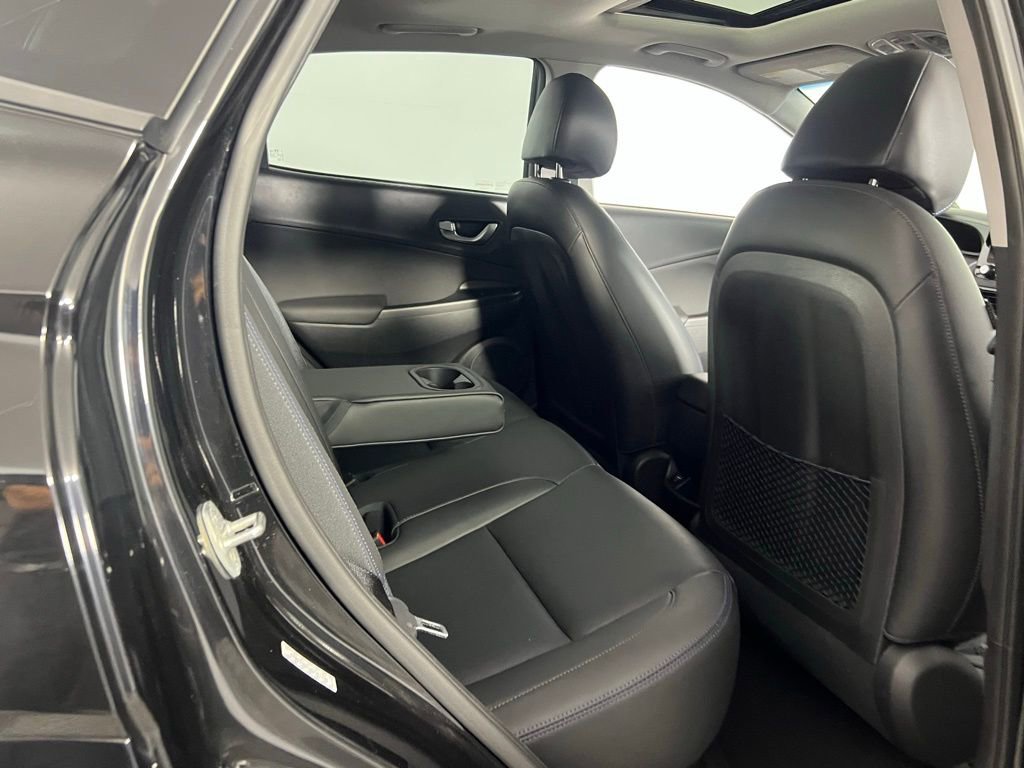Used 2022 Hyundai Kona Limited w/ Cargo Package image 29