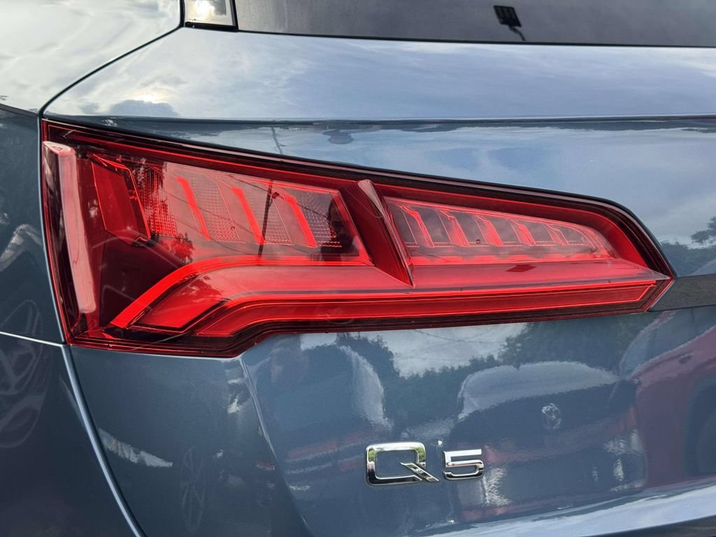 Used 2018 Audi Q5 2.0T Premium Plus w/ Premium Plus Package AWD/4WD image 10