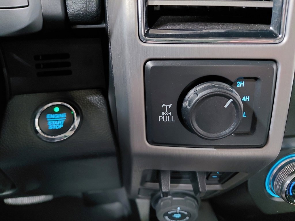 Used 2021 Ford F350 Platinum w/ Tremor Off-Road Package image 43