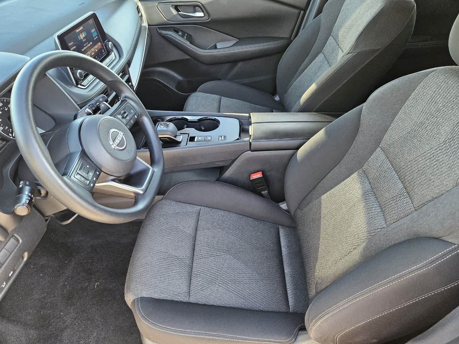 Used 2024 Nissan Rogue SV FWD image 11
