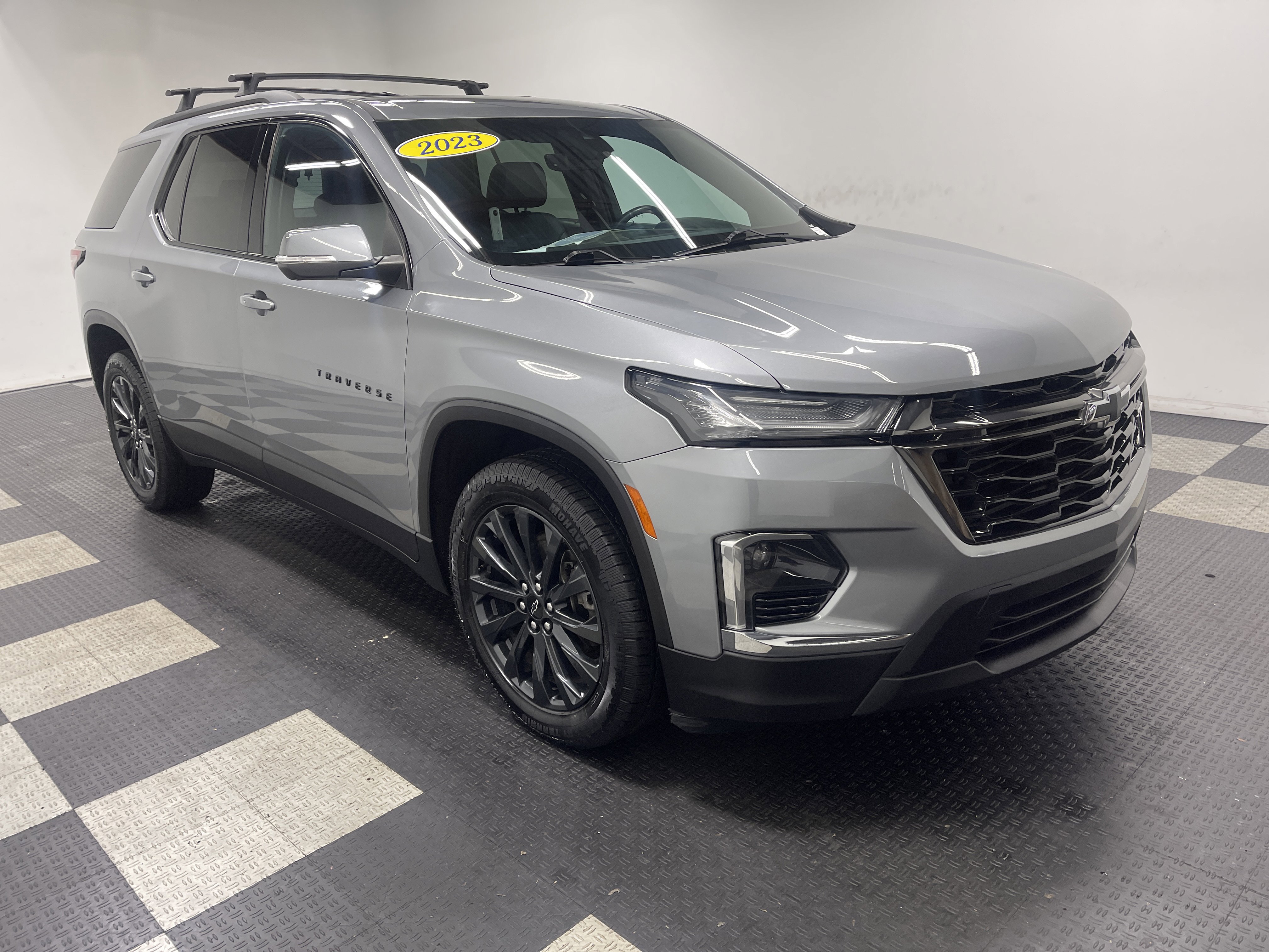 Used 2023 Chevrolet Traverse RS w/ LPO, Floor Liner Package image 6