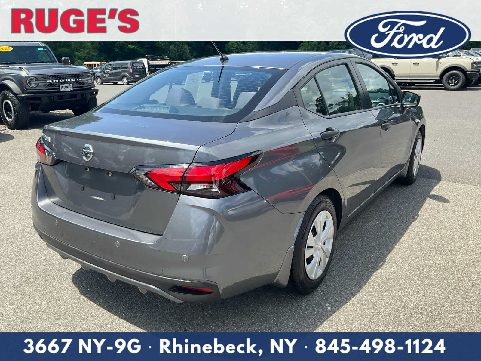 Used 2021 Nissan Versa S FWD image 3