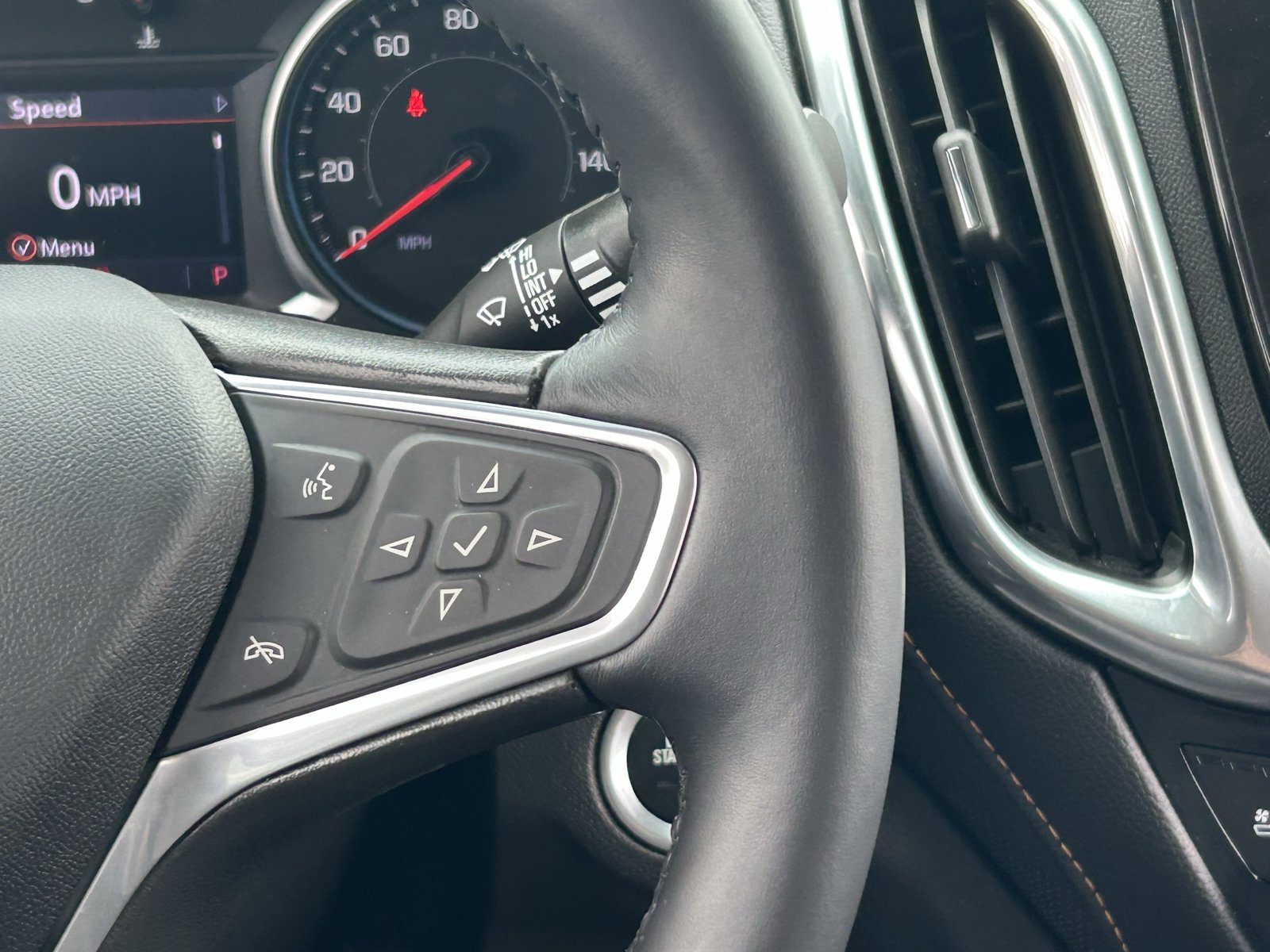 Used 2022 Chevrolet Equinox Premier FWD image 26