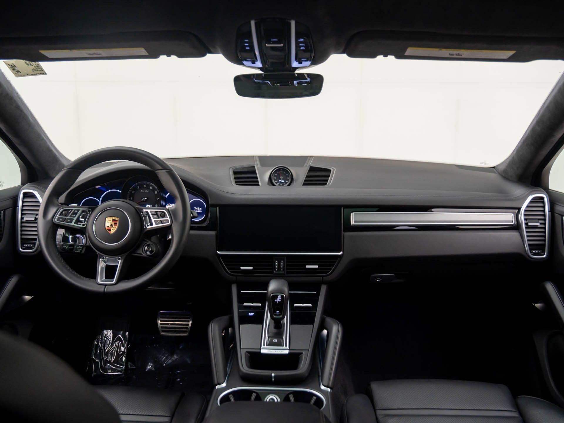 Certified 2023 Porsche Cayenne Turbo image 11