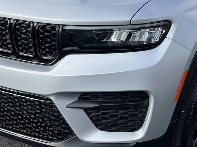 New 2025 Jeep Grand Cherokee 4WD image 10