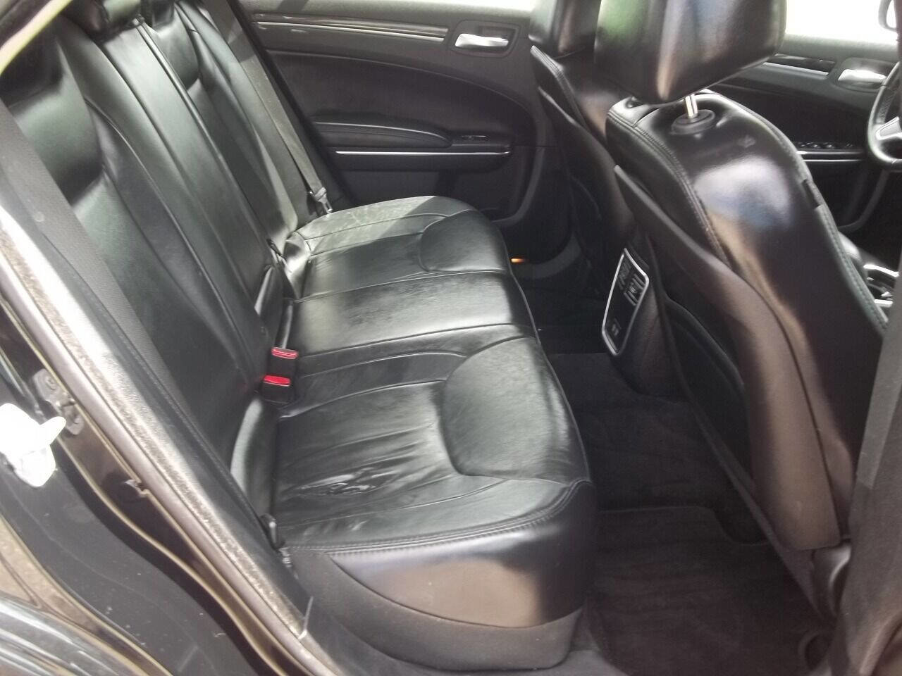 Used 2015 Chrysler 300 Limited image 12