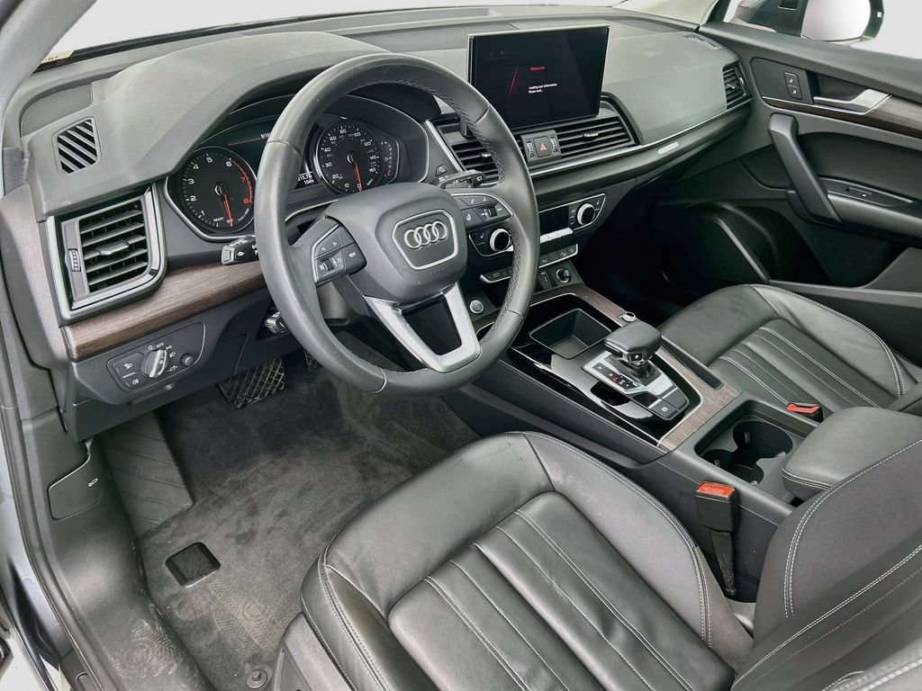 Certified 2023 Audi Q5 2.0T Premium w/ Convenience Package AWD/4WD image 9