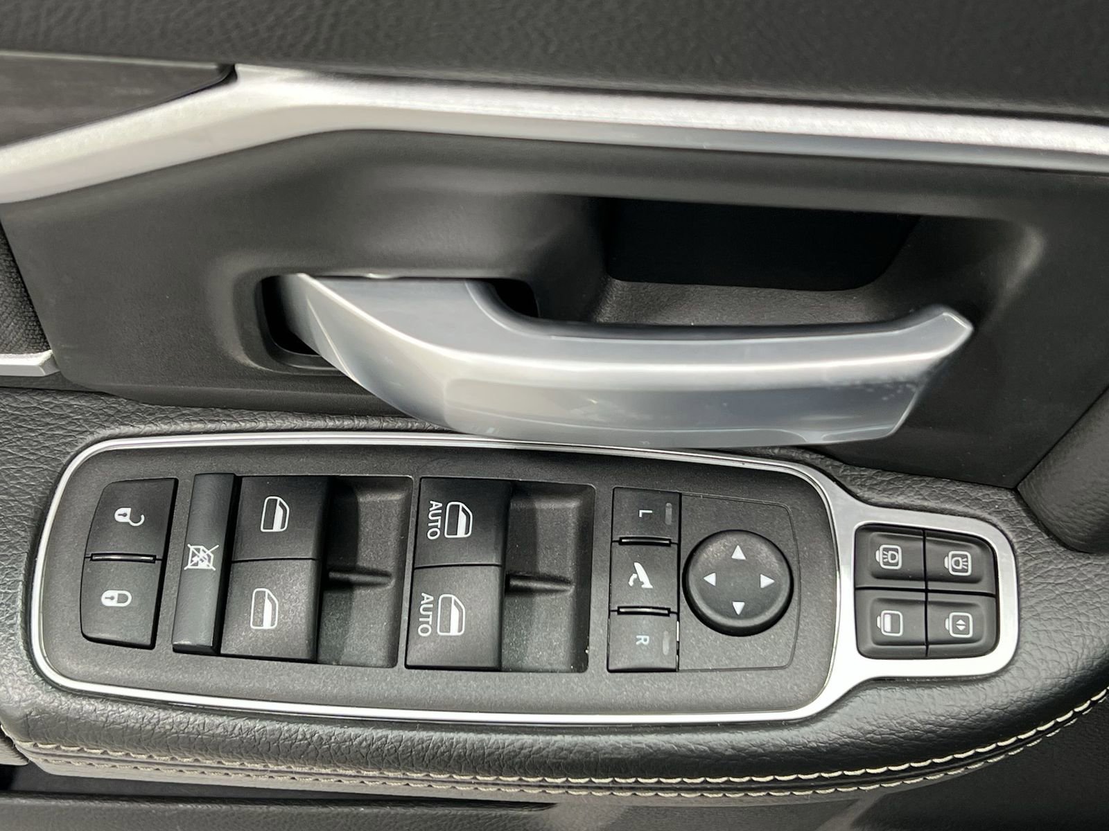 Used 2024 RAM 2500 Big Horn image 13