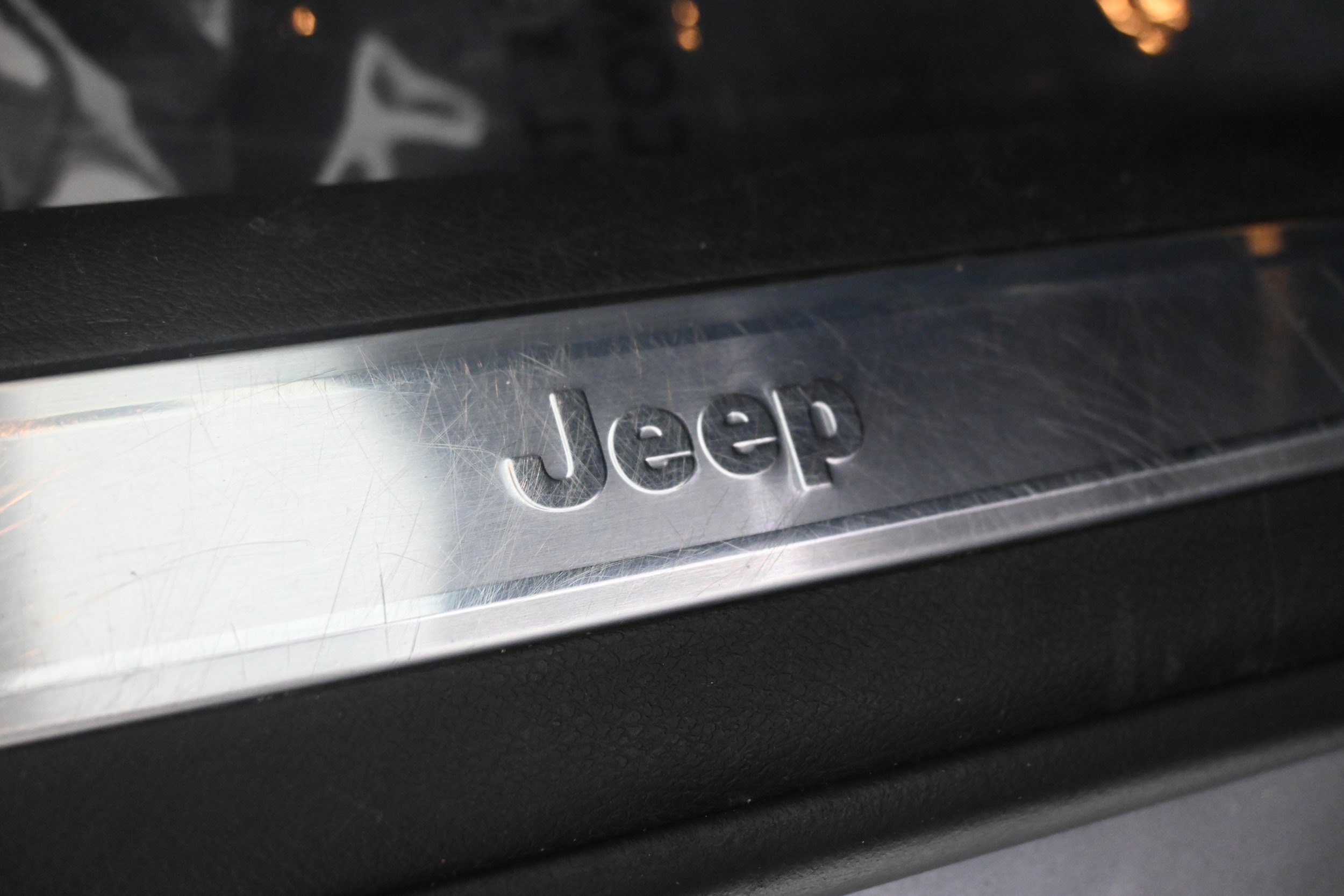 Used 2019 Jeep Cherokee Limited w/ Trailer Tow Group AWD/4WD image 4