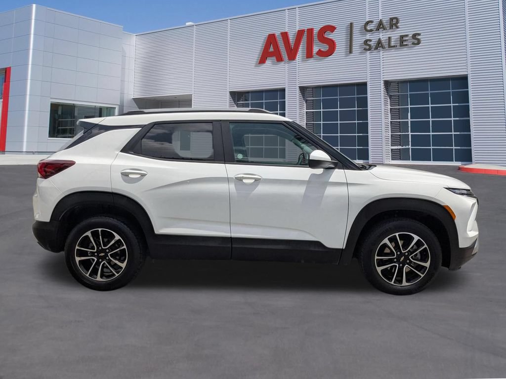 Used 2025 Chevrolet TrailBlazer LT AWD/4WD image 7