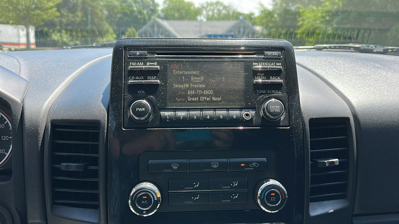 Used 2014 Nissan Titan SV image 20