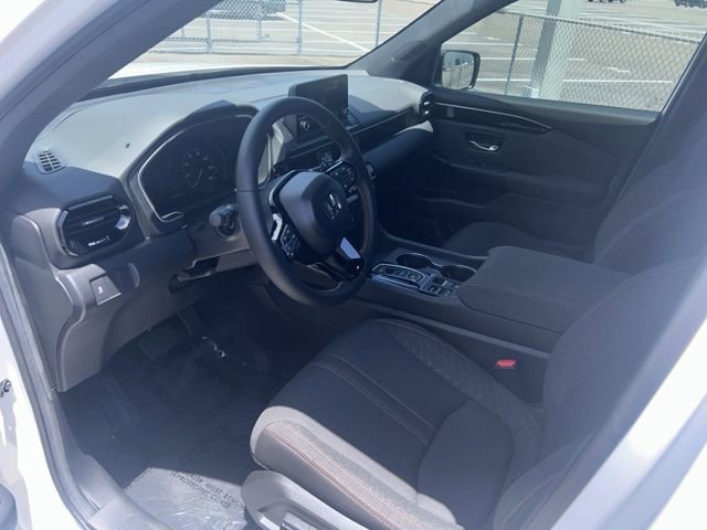 Used 2025 Honda Pilot Sport image 9