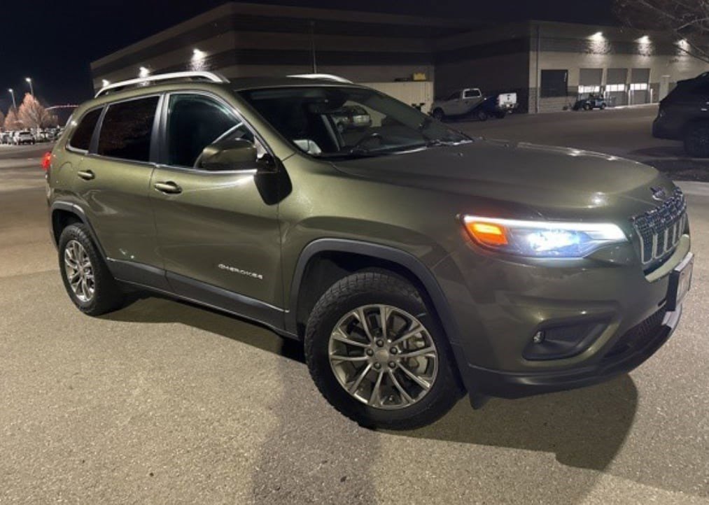 Used 2019 Jeep Cherokee Latitude Plus w/ Comfort/Convenience Group image 14