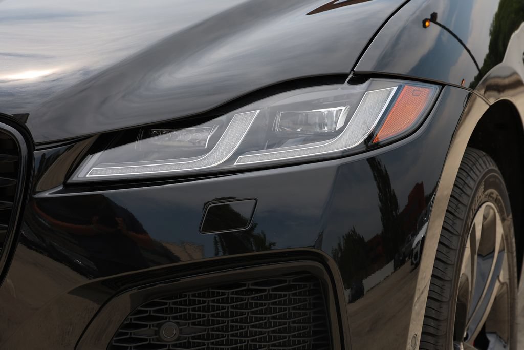 Certified 2026 Jaguar F-PACE R-Dynamic S AWD/4WD image 6